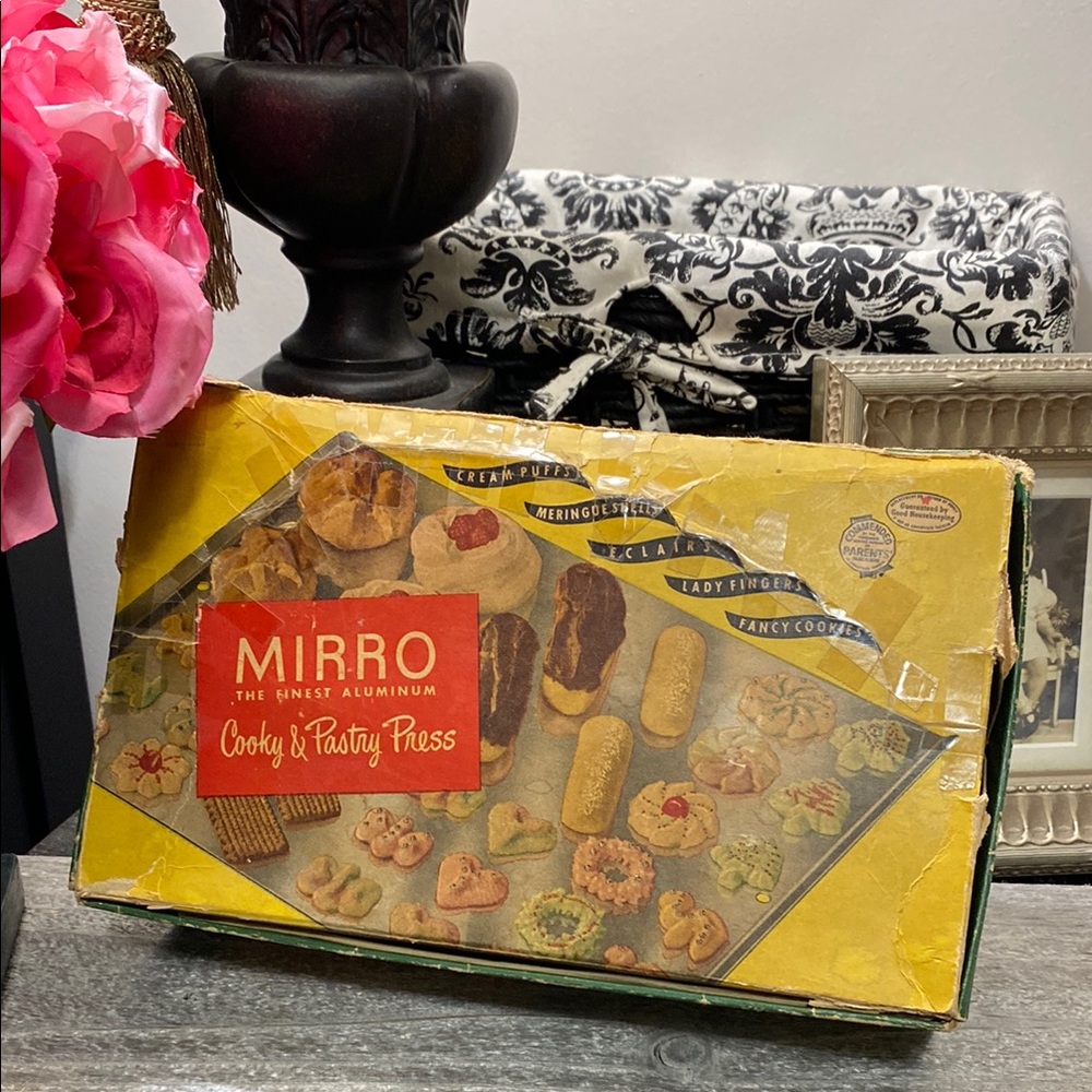 Vintage 1950’s Mirro Cooky & Pastry Press!